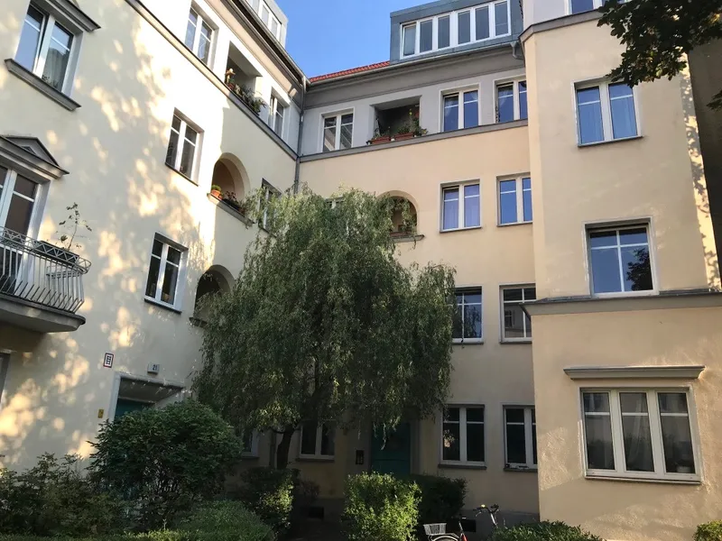 Gemütliche, ruhige und helle 1,5 Zimmer Wohnung mit Dielenboden am Ende einer Sackgasse — photo 1
